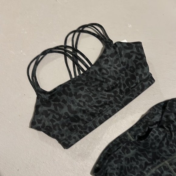 Gap Leopard Workout Set - Picture 3 of 8